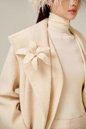 CREAM TRENCH COAT