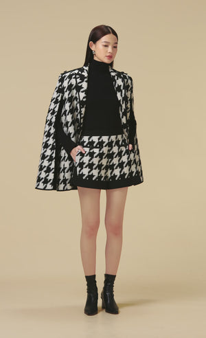 
            
                Load and play video in Gallery viewer, BLACK HOUNDSTOOTH CAPE
            
        