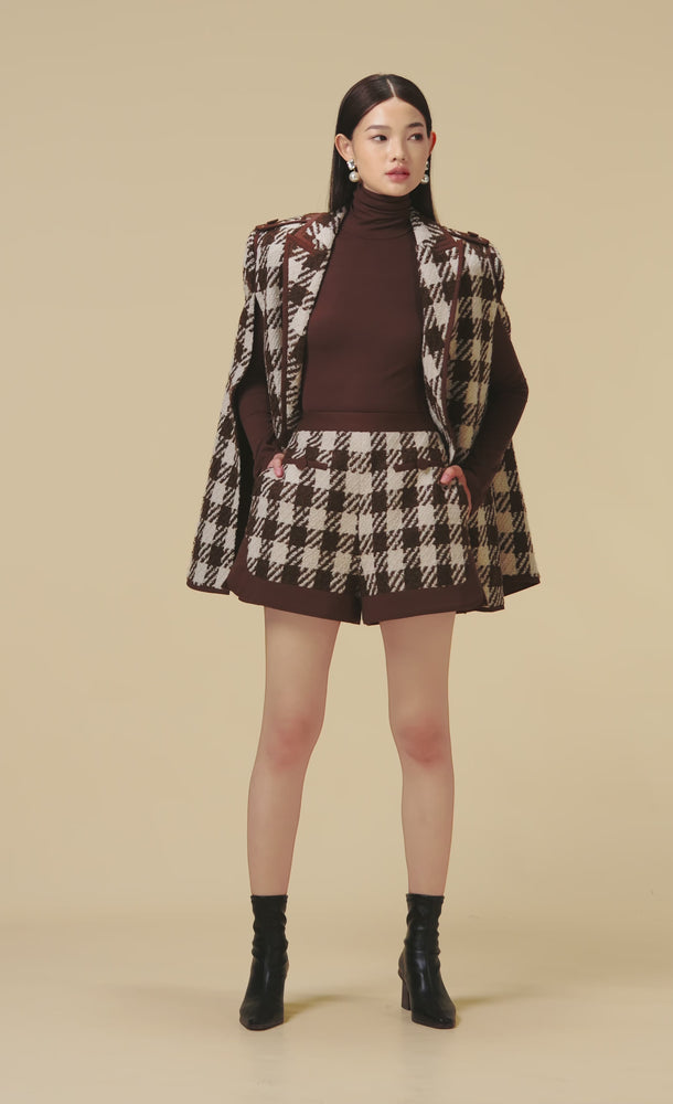 
            
                Load and play video in Gallery viewer, BROWN HOUNDSTOOTH CAPE
            
        