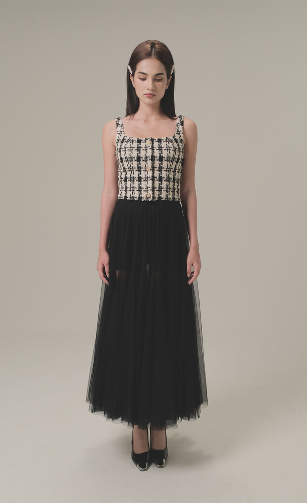 
            
                Load and play video in Gallery viewer, BLACK TULE TRIAGLE SKIRT
            
        