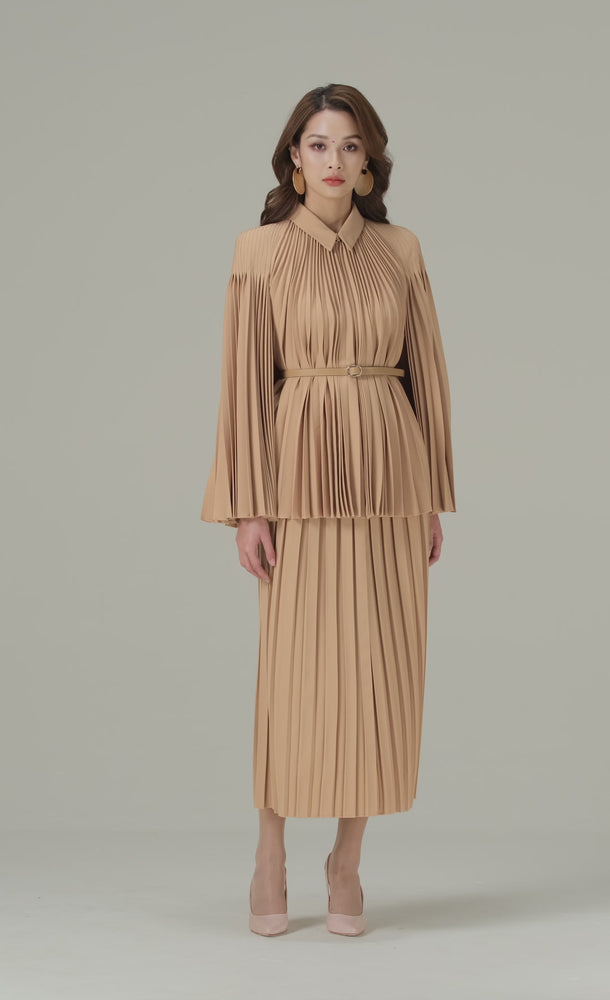 
            
                Load and play video in Gallery viewer, CAMEL PLEATED CAPE JACKET
            
        