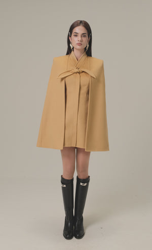 
            
                Load and play video in Gallery viewer, CAMEL WOOL CAPE
            
        
