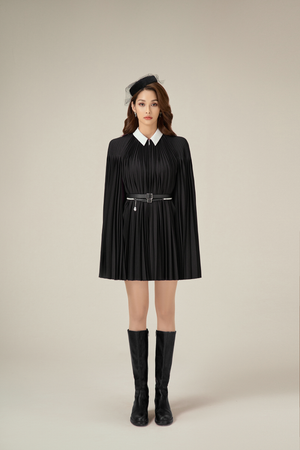 BLACK PLEATED CAPE