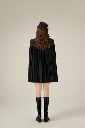 BLACK PLEATED CAPE