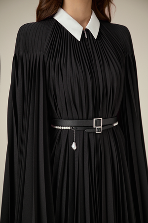 BLACK PLEATED CAPE