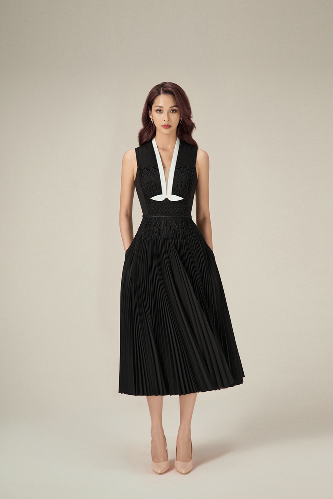 BLACK SMOCKED MIDI DRESS