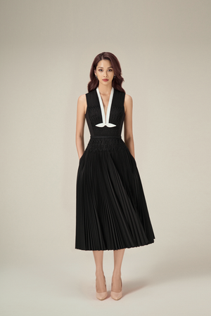 BLACK SMOCKED MIDI DRESS