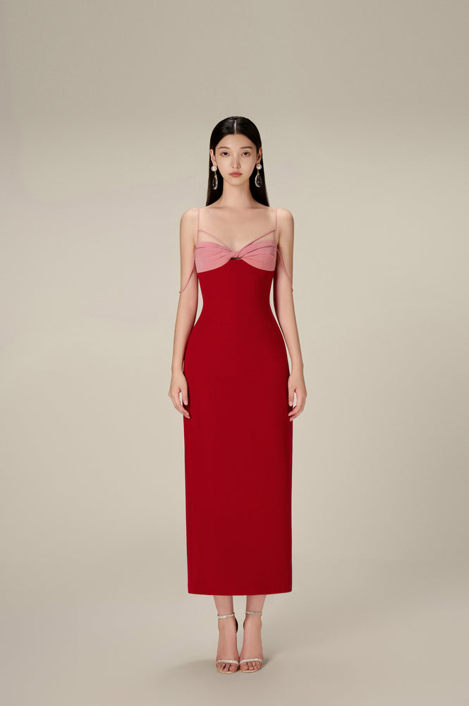 
            
                Load image into Gallery viewer, RED TWISTED DRESS
            
        