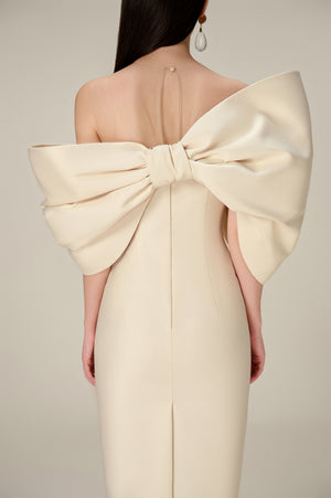 
            
                Load image into Gallery viewer, IVORY BIG BOW DRESS
            
        