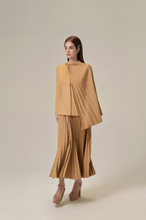 
            
                Load image into Gallery viewer, CAMEL PLEAT CAPE JACKET
            
        