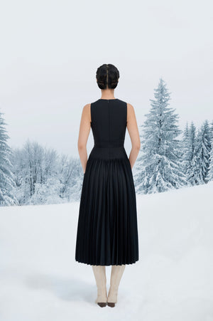 
            
                Load image into Gallery viewer, Black Pleated Midi Dress
            
        