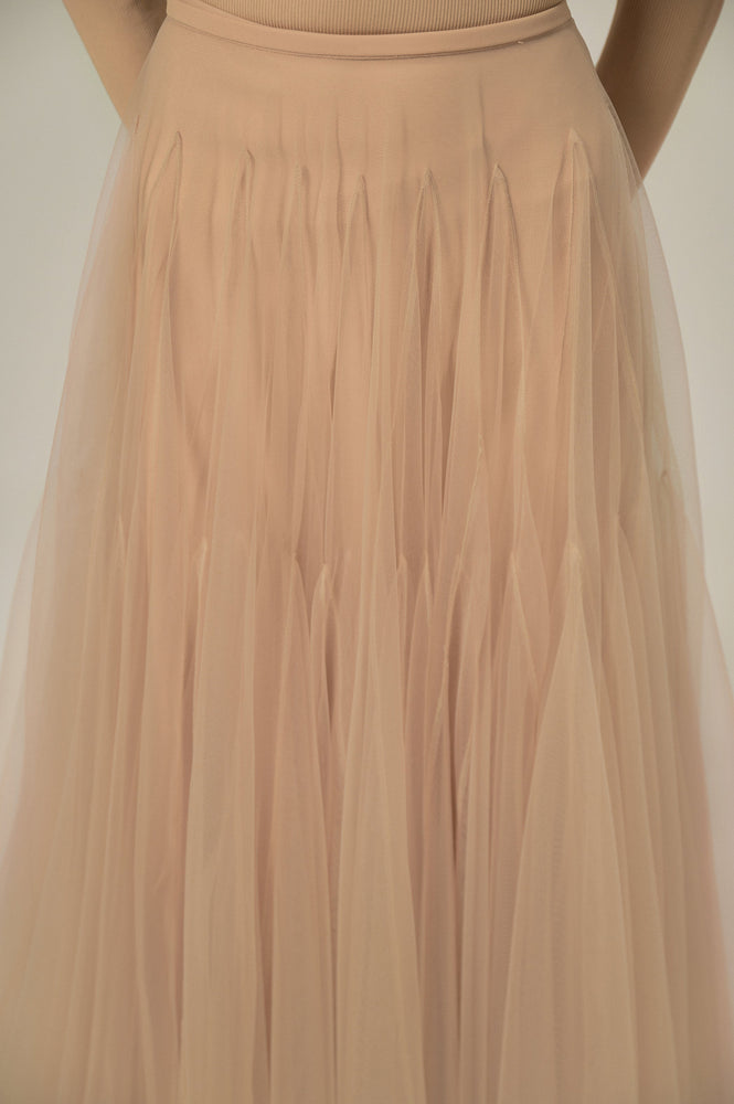
            
                Load image into Gallery viewer, CAFE TULE TRIANGLE SKIRT WITH LINING
            
        