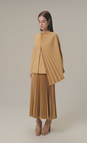 
            
                Load and play video in Gallery viewer, CAMEL PLEAT CAPE JACKET
            
        