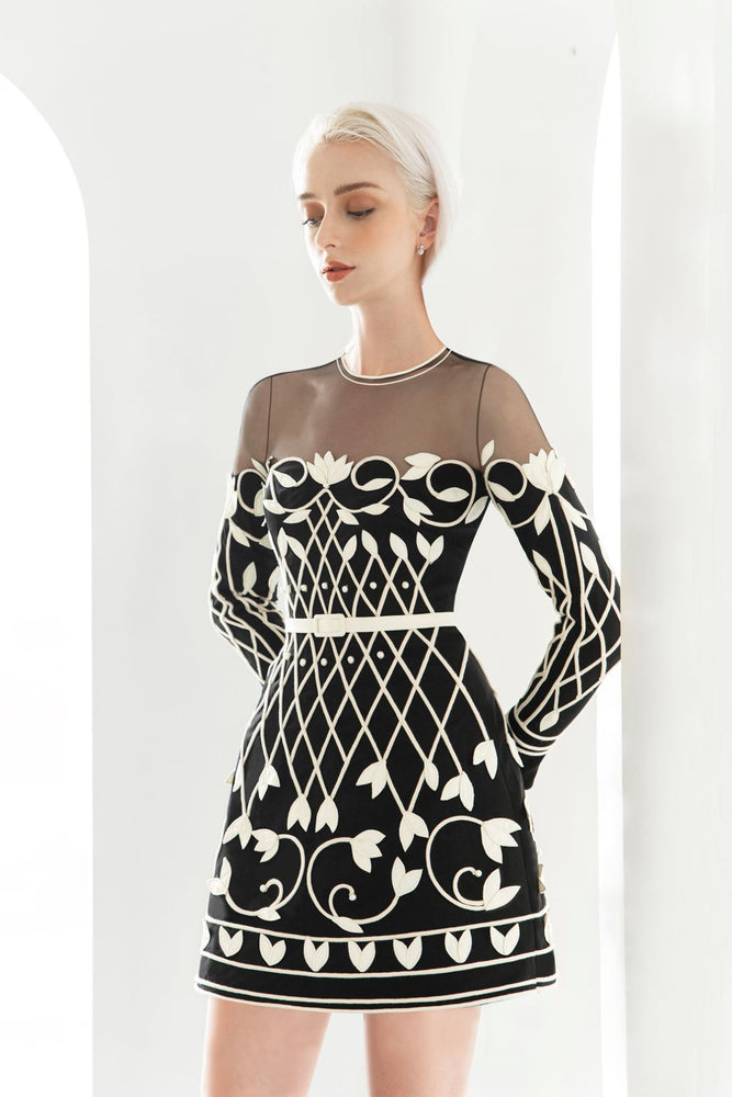 APPLIQUÉ DRESS