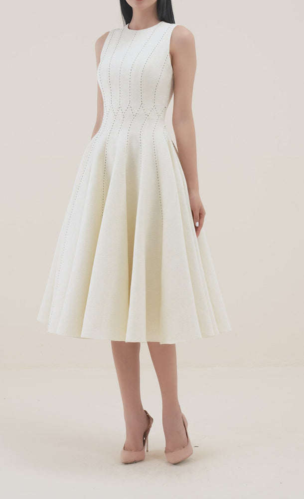 
            
                Load and play video in Gallery viewer, Stitching Midi Dress - White with golden thread
            
        